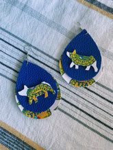 Load image into Gallery viewer, FFA Pig Earrings
