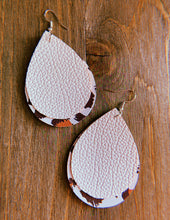 Load image into Gallery viewer, Solid White &amp; Rusty Orange Cheetah Print Teardrop Shaped Earrings
