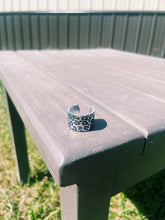 Load image into Gallery viewer, Engraved Cheetah Print Ring
