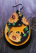 Load image into Gallery viewer, Black Sunflower Pig Teardrop Shaped Earrings
