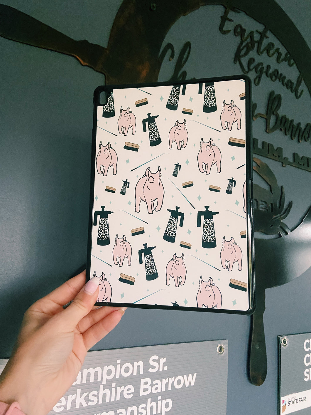 Pig Essentials iPad Pro (9.7) - PL Case