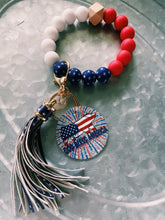 Load image into Gallery viewer, American Flag Pig Beaded Wristlet
