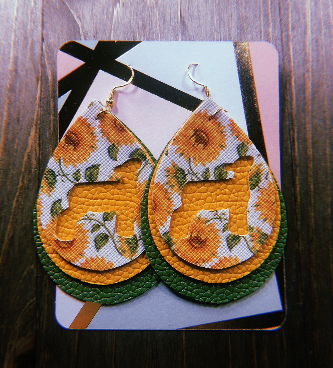 White Sunflower Lamb Teardrop Shaped Earrings