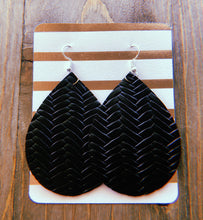 Load image into Gallery viewer, Black Basket Weave Stamped/Textured Earrings
